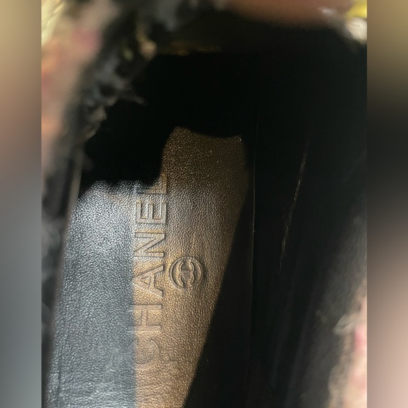 CHANEL tweed sneakers - Picture 7 of 15